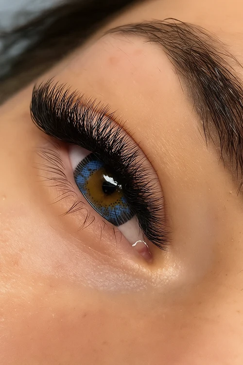Extensions de Cils, Extensions, de Cils, cils, Eyelash Extensions, lash Extensions, lashes in Style, Volume Russe, Mega Volume, Effet Tendance