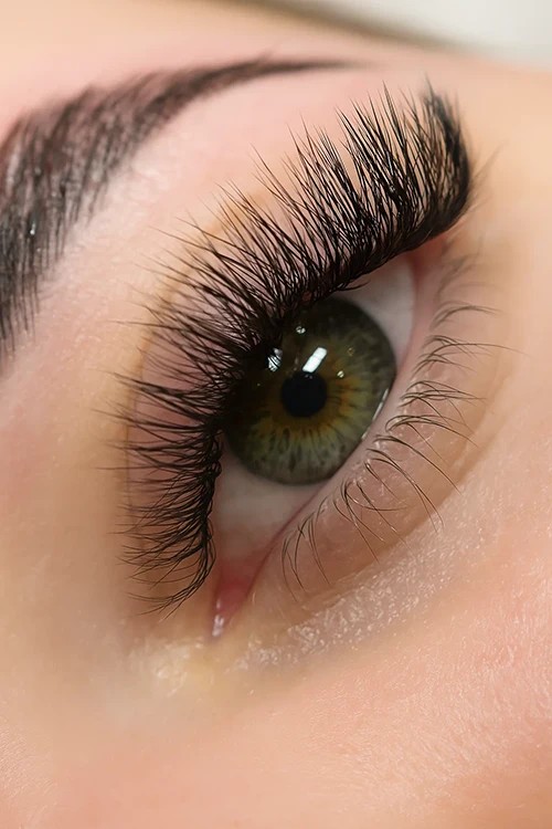 Extensions de Cils, Extensions, de Cils, cils, Eyelash Extensions, lash Extensions, lashes in Style, Volume Russe, Mega Volume, Effet Tendance